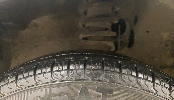 2014 Maruti Alto 800 VXI, Petrol, Manual, 99,131 km, Left Front Tyre Tread