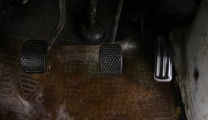 2015 Maruti Eeco 7 STR, Petrol, Manual, 49,642 km, Pedals