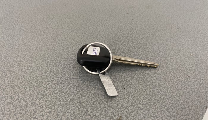 2015 Maruti Eeco 7 STR, Petrol, Manual, 49,642 km, Key Close Up