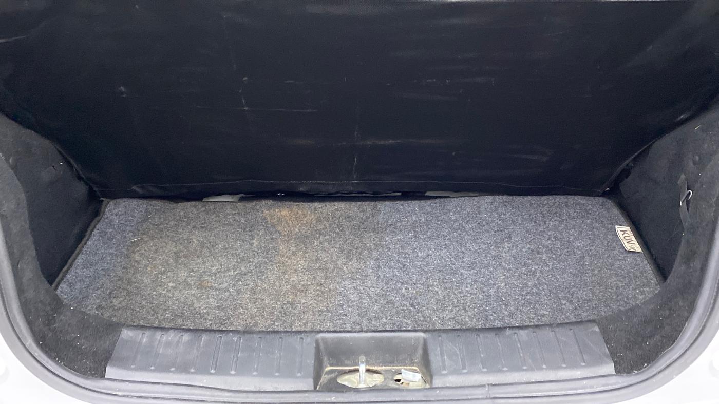 2019 Mahindra KUV 100 NXT K2 6 STR, Petrol, Manual, 34,529 km, Boot Inside