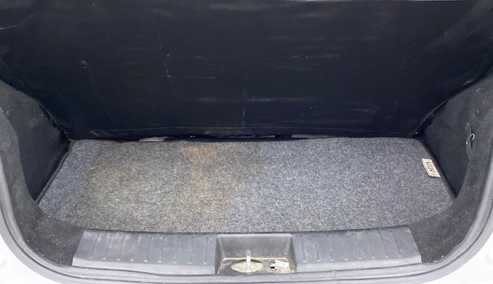 2019 Mahindra KUV 100 NXT K2 6 STR, Petrol, Manual, 34,529 km, Boot Inside