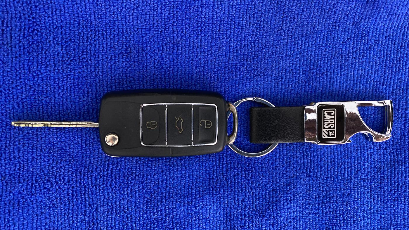 2019 Mahindra KUV 100 NXT K2 6 STR, Petrol, Manual, 34,529 km, Key Close Up