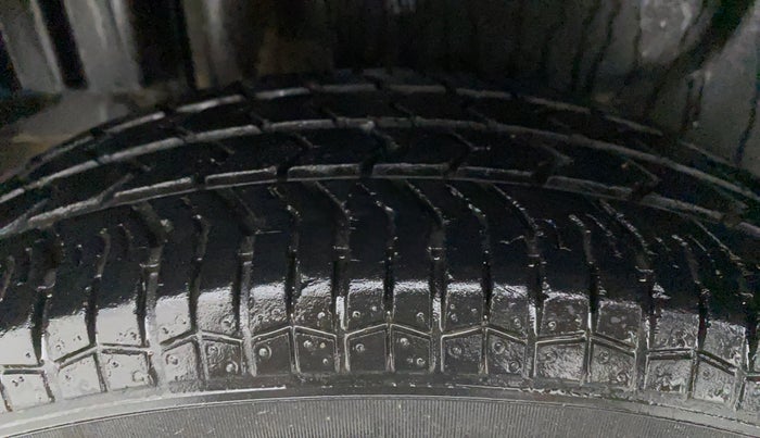 2012 Maruti Swift Dzire VXI, Petrol, Manual, 85,946 km, Right Rear Tyre Tread