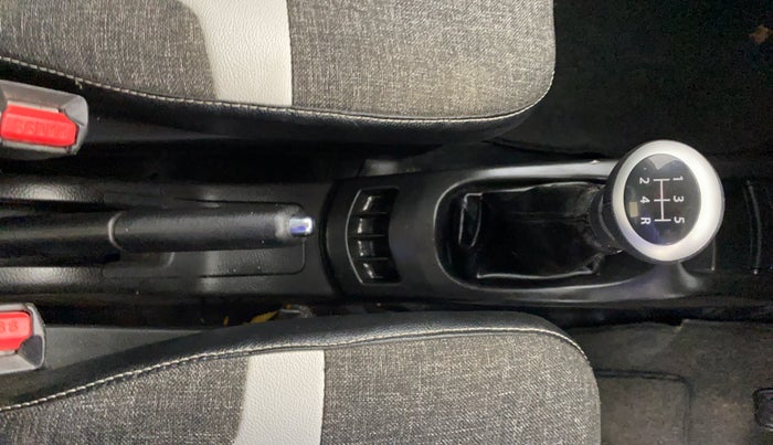 2015 Maruti Wagon R 1.0 VXI, Petrol, Manual, 46,956 km, Gear Lever