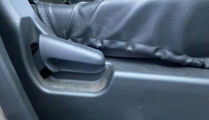 2014 Maruti Wagon R 1.0 LXI, Petrol, Manual, 87,732 km, Driver Side Adjustment Panel