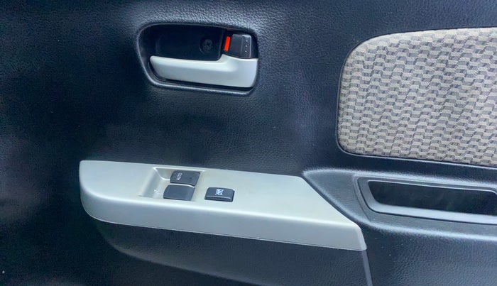 2014 Maruti Wagon R 1.0 LXI, Petrol, Manual, 87,732 km, Driver Side Door Panels Control