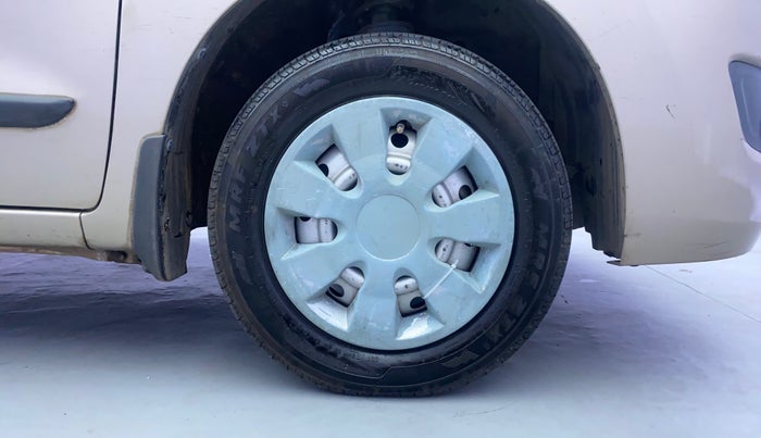 2014 Maruti Wagon R 1.0 LXI, Petrol, Manual, 87,732 km, Right Front Wheel
