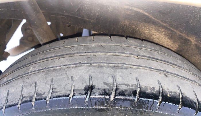 2014 Maruti Wagon R 1.0 LXI, Petrol, Manual, 87,732 km, Right Rear Tyre Tread