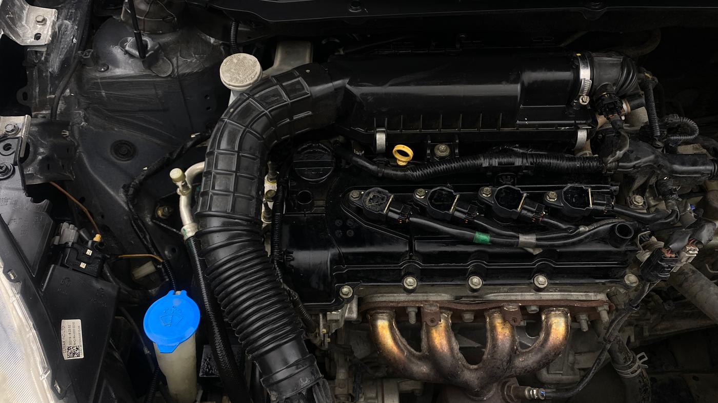 2019 Maruti Dzire VXI AMT, Petrol, Automatic, 65,355 km, Engine View - Right
