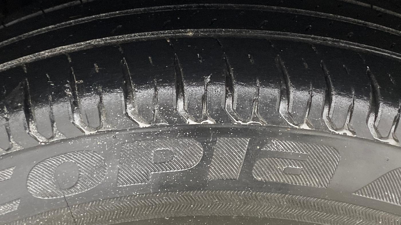 2019 Maruti Dzire VXI AMT, Petrol, Automatic, 65,355 km, Right Rear Tyre Tread