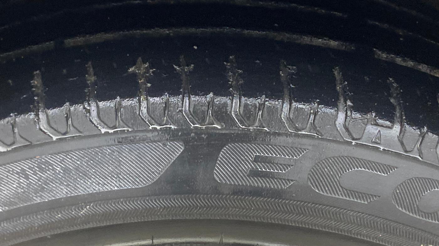 2019 Maruti Dzire VXI AMT, Petrol, Automatic, 65,355 km, Left Front Tyre Tread