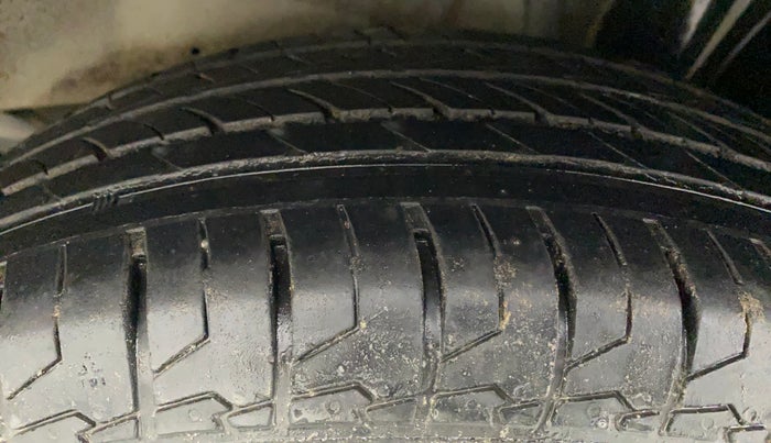 2014 Hyundai Elite i20 MAGNA 1.2, Petrol, Manual, 74,747 km, Left Rear Tyre Tread