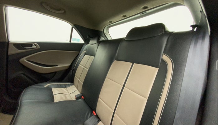 2014 Hyundai Elite i20 MAGNA 1.2, Petrol, Manual, 74,747 km, Right Side Rear Door Cabin