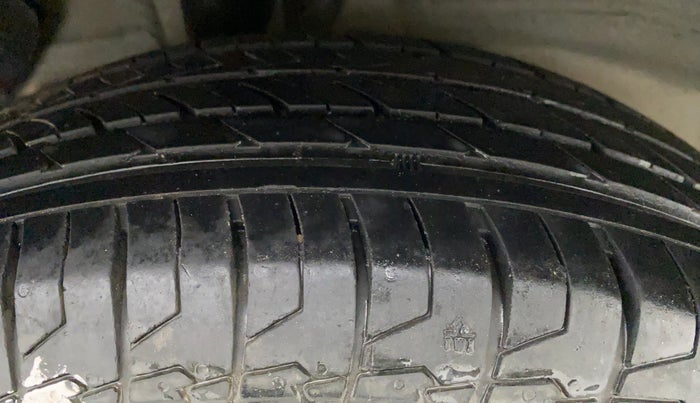 2014 Hyundai Elite i20 MAGNA 1.2, Petrol, Manual, 74,747 km, Right Rear Tyre Tread
