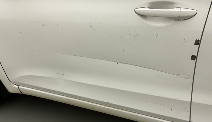 2014 Hyundai Elite i20 MAGNA 1.2, Petrol, Manual, 74,747 km, Front passenger door - Slightly dented