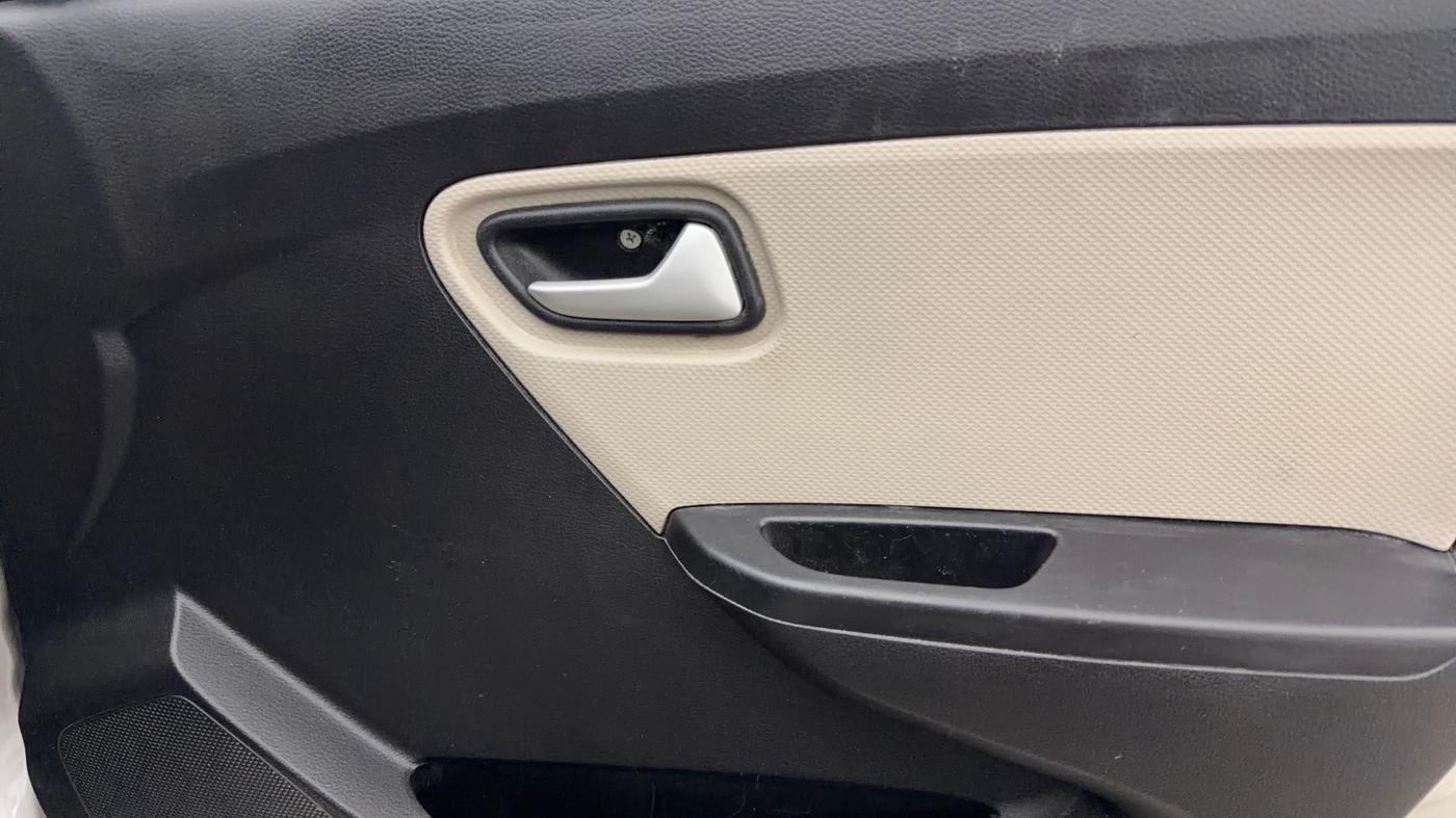 2022 Maruti Alto VXI, Petrol, Manual, 45,648 km, Driver Side Door Panels Control