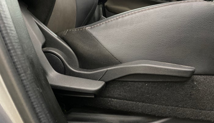 2023 Toyota URBAN CRUISER HYRYDER V HYBRID, Hybrid, Automatic, 21,588 km, Driver Side Adjustment Panel