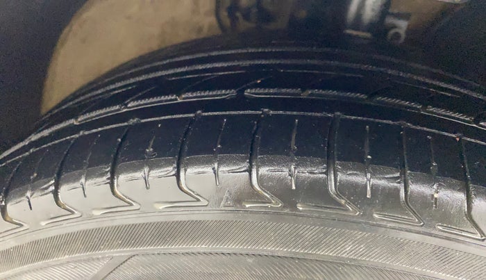 2015 Volkswagen Vento HIGHLINE DIESEL 1.5, Diesel, Manual, 78,677 km, Right Front Tyre Tread