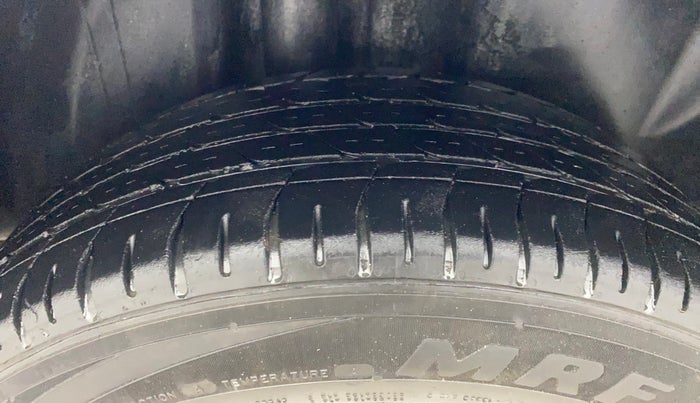 2015 Volkswagen Vento HIGHLINE DIESEL 1.5, Diesel, Manual, 78,677 km, Right Rear Tyre Tread