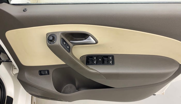 2015 Volkswagen Vento HIGHLINE DIESEL 1.5, Diesel, Manual, 78,677 km, Driver Side Door Panels Control