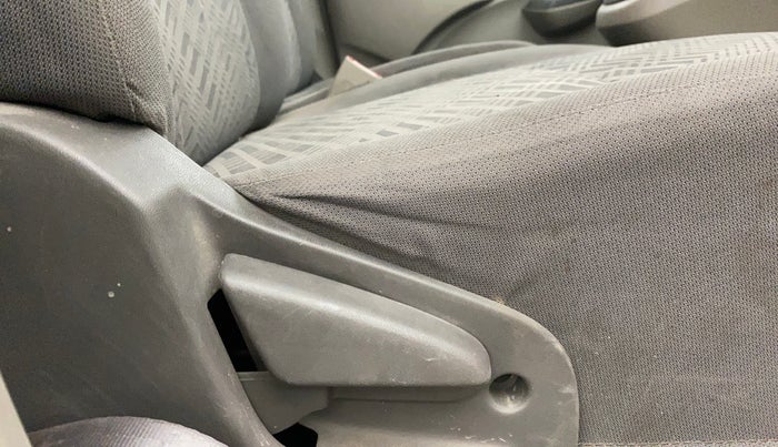 2015 Datsun Go Plus T, Petrol, Manual, 59,922 km, Driver Side Adjustment Panel