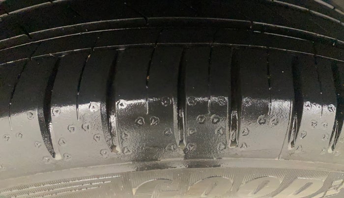 2022 MG HECTOR SHARP 1.5 PETROL CVT, Petrol, Automatic, 39,565 km, Right Rear Tyre Tread