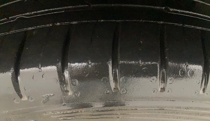 2022 MG HECTOR SHARP 1.5 PETROL CVT, Petrol, Automatic, 39,565 km, Left Front Tyre Tread