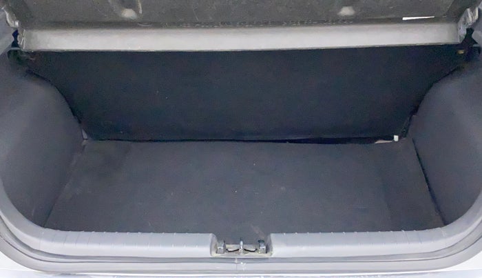 2020 Hyundai GRAND I10 NIOS SPORTZ AMT 1.2 KAPPA VTVT, Petrol, Automatic, 16,859 km, Boot Inside