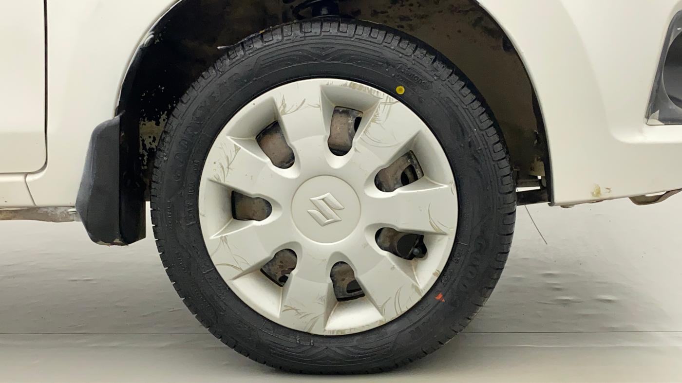 2017 Maruti Alto K10 VXI, Petrol, Manual, 35,495 km, Right Front Wheel