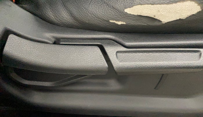 2022 Hyundai VENUE SX 1.5 (O) EXECUTIVE CRDI, Diesel, Manual, 46,065 km, Driver Side Adjustment Panel