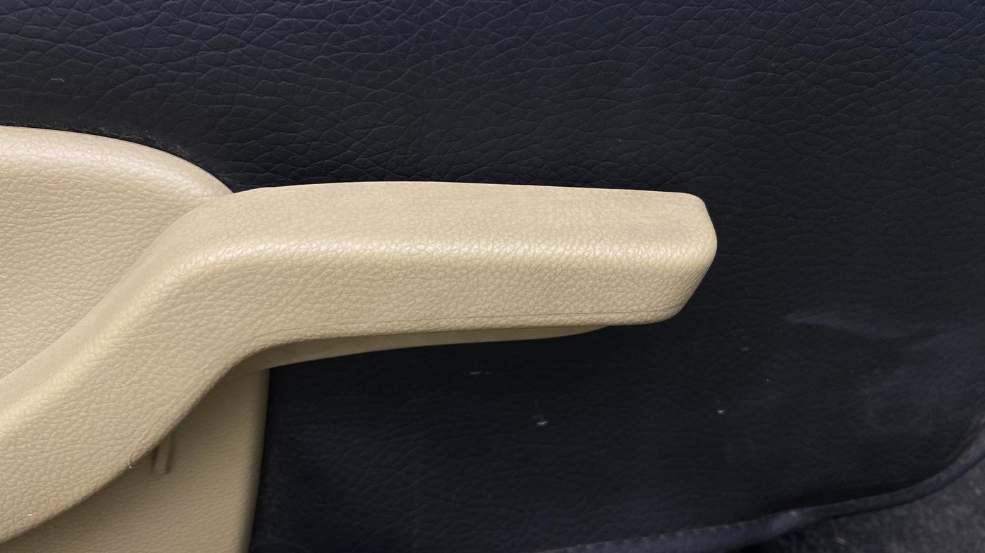 2015 Honda Brio VX AT, Petrol, Automatic, 50,047 km, Driver Side Adjustment Panel