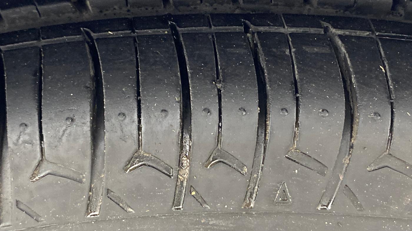 2015 Honda Brio VX AT, Petrol, Automatic, 50,047 km, Right Front Tyre Tread