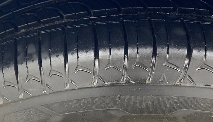 2015 Honda Brio VX AT, Petrol, Automatic, 49,949 km, Left Front Tyre Tread