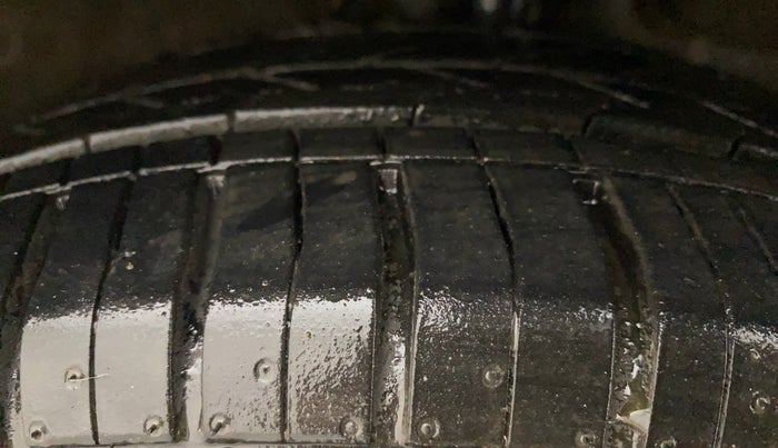 2015 Maruti Celerio VXI AMT, Petrol, Automatic, 36,697 km, Right Front Tyre Tread
