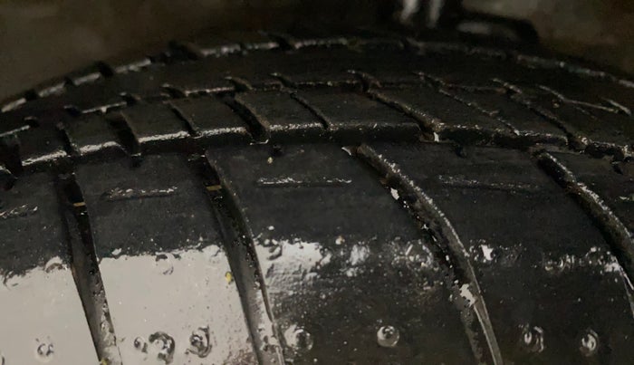2015 Maruti Celerio VXI AMT, Petrol, Automatic, 36,697 km, Left Front Tyre Tread