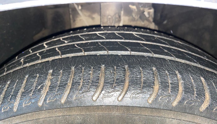 2020 Tata ALTROZ XT PETROL, Petrol, Manual, 39,336 km, Right Front Tyre Tread