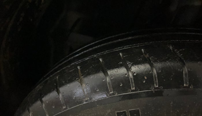 2022 Tata PUNCH ADVENTURE MT, Petrol, Manual, 42,144 km, Left Front Tyre Tread