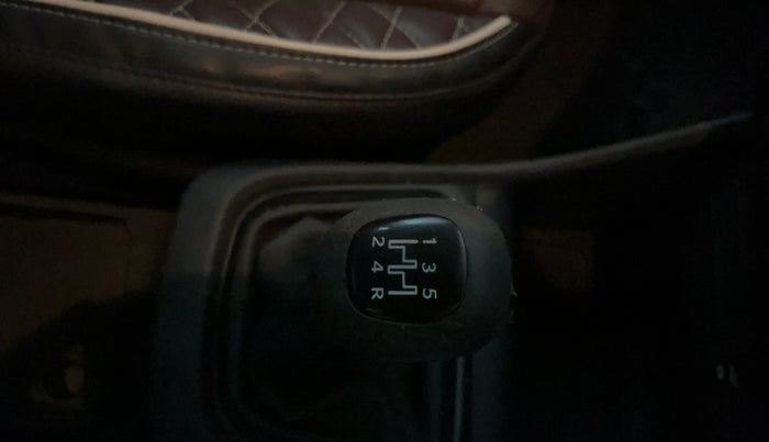 2022 Tata PUNCH ADVENTURE MT, Petrol, Manual, 42,144 km, Gear Lever