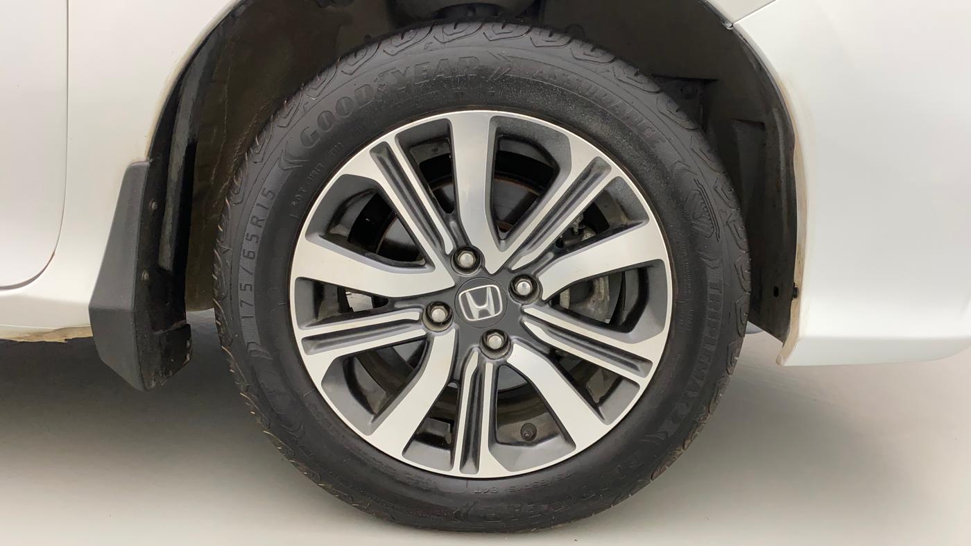 2022 Honda City 1.5L I-VTEC V MT 4TH GEN, Petrol, Manual, 28,935 km, Right Front Wheel
