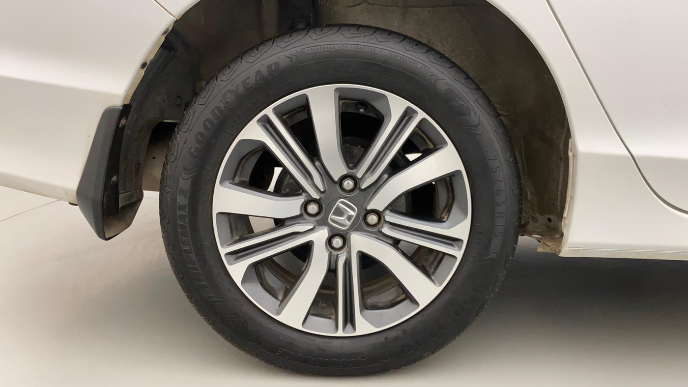 2022 Honda City 1.5L I-VTEC V MT 4TH GEN, Petrol, Manual, 28,935 km, Right Rear Wheel