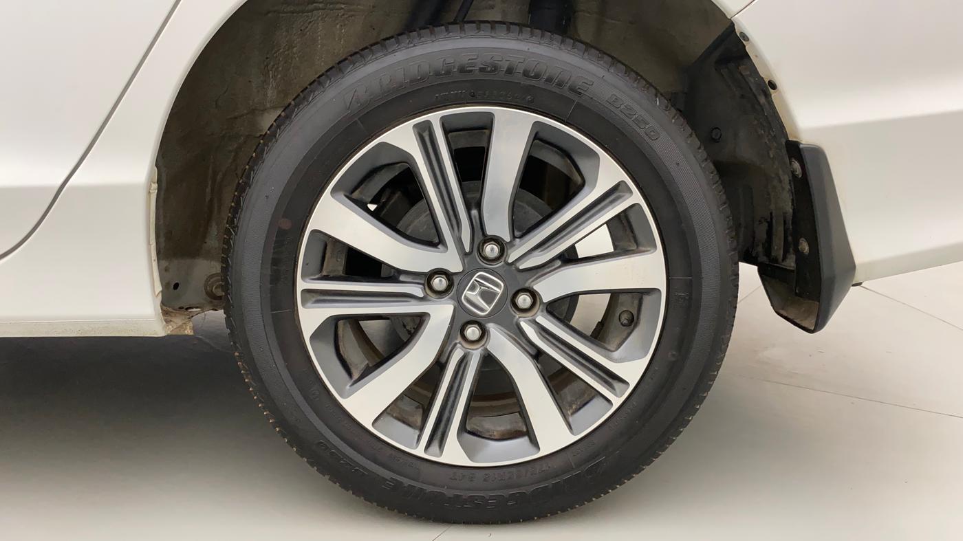 2022 Honda City 1.5L I-VTEC V MT 4TH GEN, Petrol, Manual, 28,935 km, Left Rear Wheel
