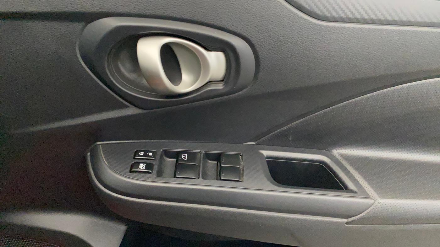 2019 Datsun Go T(O), Petrol, Manual, 28,165 km, Driver Side Door Panels Control