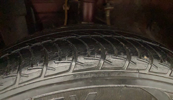 2019 Datsun Go T(O), Petrol, Manual, 28,165 km, Left Front Tyre Tread