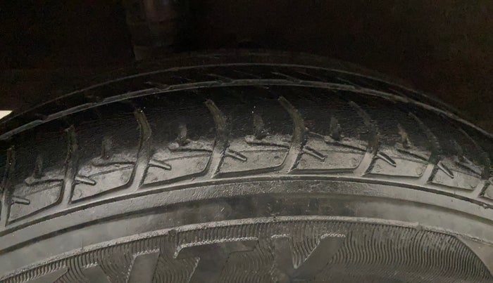 2019 Datsun Go T(O), Petrol, Manual, 28,165 km, Right Rear Tyre Tread