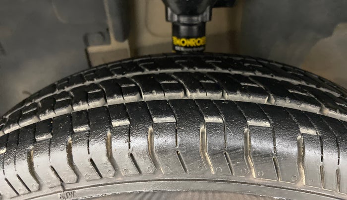 2017 Renault Kwid RXT 1.0, Petrol, Manual, 76,863 km, Left Front Tyre Tread