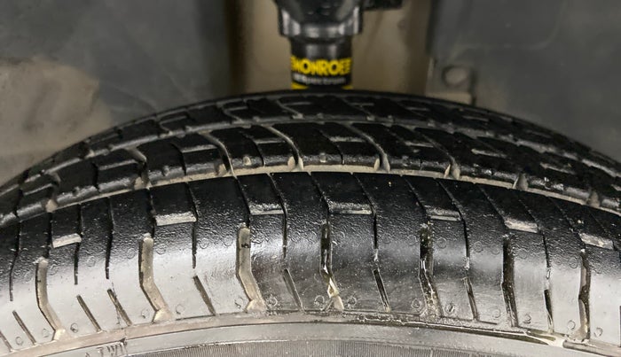 2017 Renault Kwid RXT 1.0, Petrol, Manual, 76,863 km, Right Front Tyre Tread