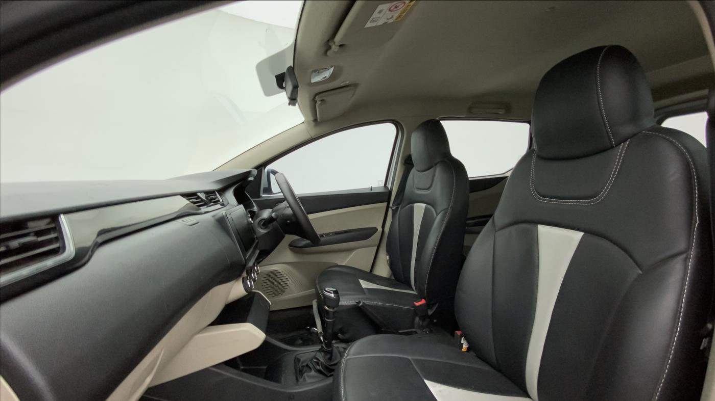 2020 Renault TRIBER RXT, Petrol, Manual, 47,702 km, Right Side Front Door Cabin