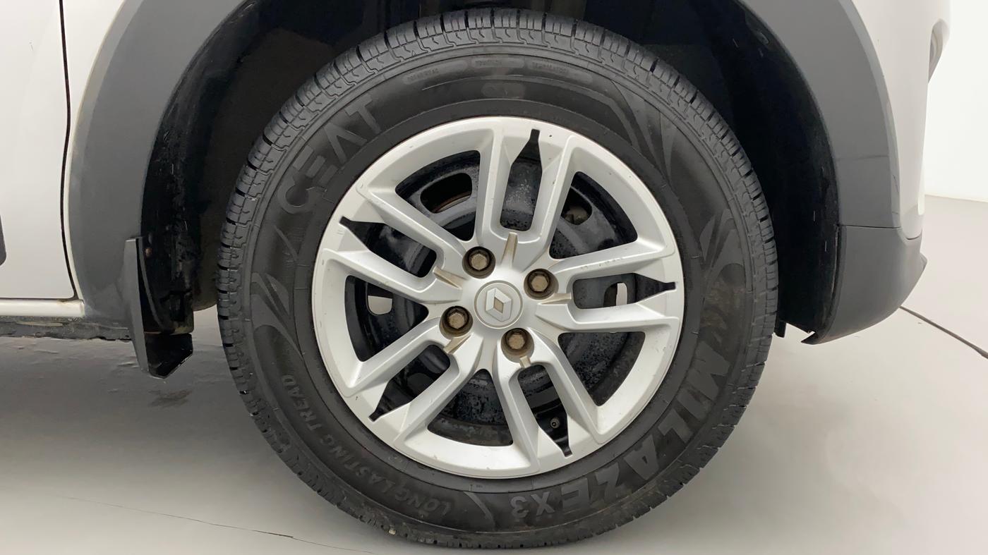 2020 Renault TRIBER RXT, Petrol, Manual, 47,702 km, Right Front Wheel