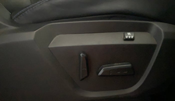 2022 Tata Safari XZA PLUS DARK EDITION, Diesel, Automatic, 35,266 km, Driver Side Adjustment Panel