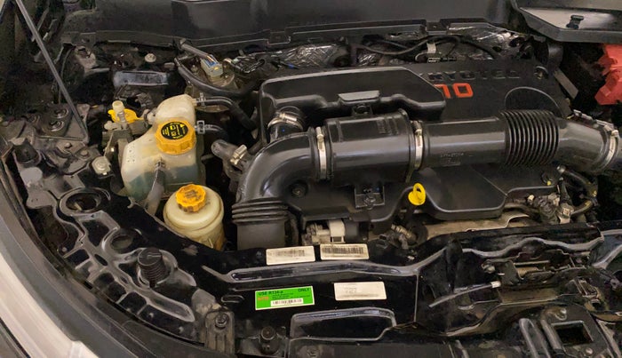 2022 Tata Safari XZA PLUS DARK EDITION, Diesel, Automatic, 35,266 km, Engine View - Right